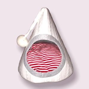 Adorable small christmas winter themed pet bed for small animals